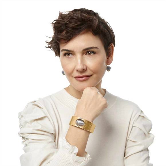 NEW BRIGHTON women's golden moon hinged bangle in gold - Picture 3 of 3